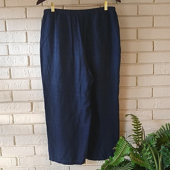 Eileen Fisher Chambray Comfy Capris Size Medium - Picture 2 of 3